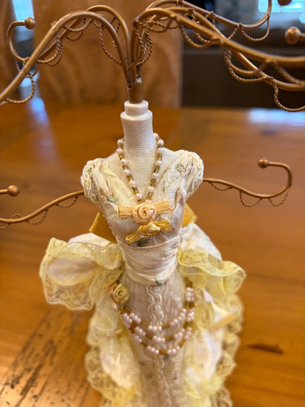 NWOT! Women's Yellow/Cream Shabby Chic Victorian Bodice Dress Necklace Holder - Picture 13 of 15